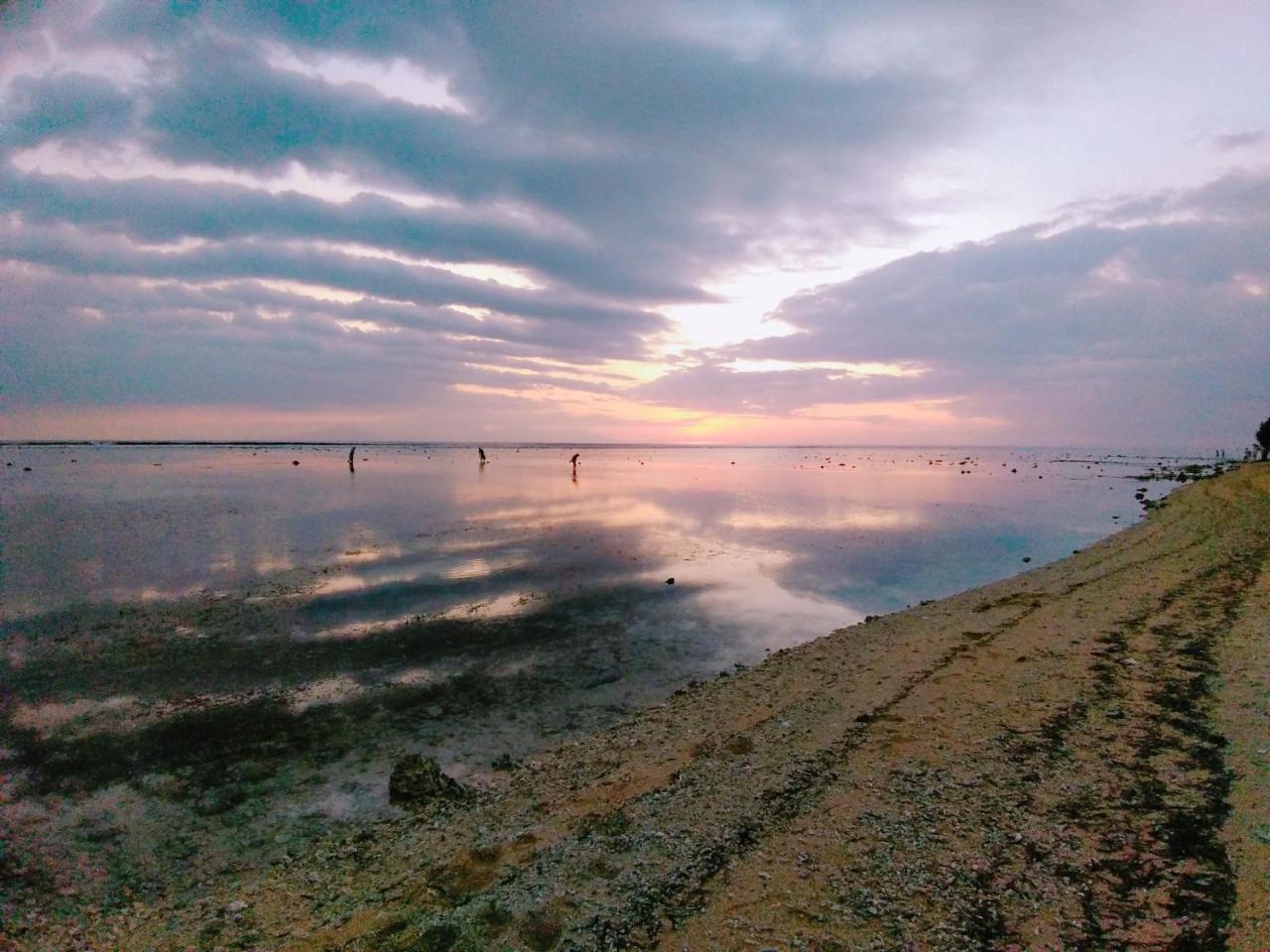 Lima Bintang Hotel Gili Trawangan Bagian luar foto